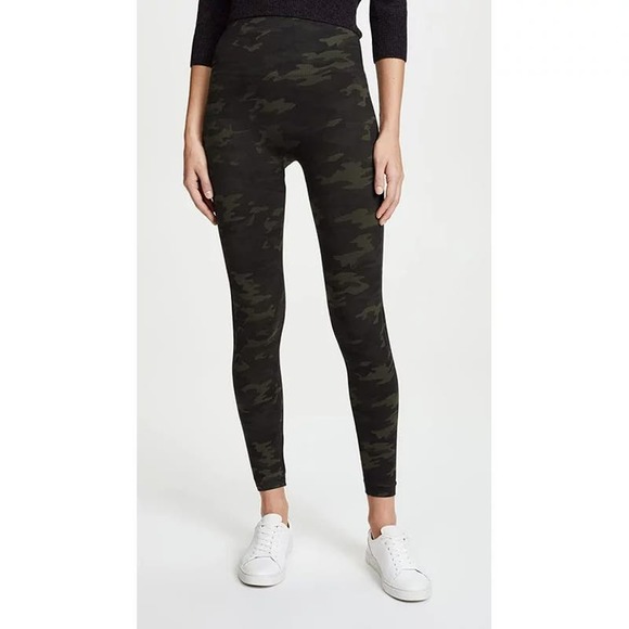 Spanx Women's Seamless Camo Ankle Legging Stretch Pull on Multicolor Size Small - Picture 1 of 13
